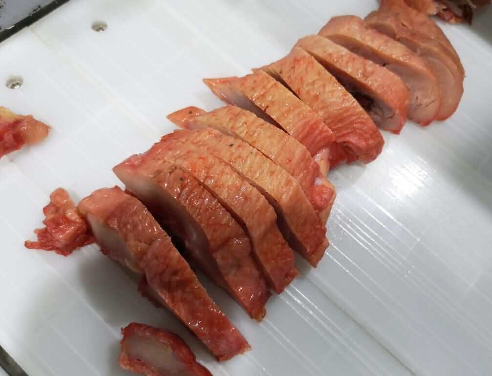 禽肉類(lèi)剁塊機(jī)剁雞塊效果圖