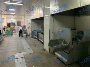 學(xué)校后廚使用《XZ-KP285砍排機(jī)》砍豬大排，技術(shù)師傅親自上門調(diào)試指導(dǎo)