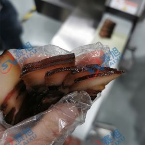 客戶自帶臘肉臘腸上門現(xiàn)場(chǎng)試機(jī)，效果不錯(cuò)